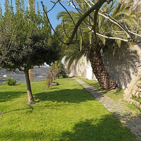Feels Like Bairro Ignez River View Apartment